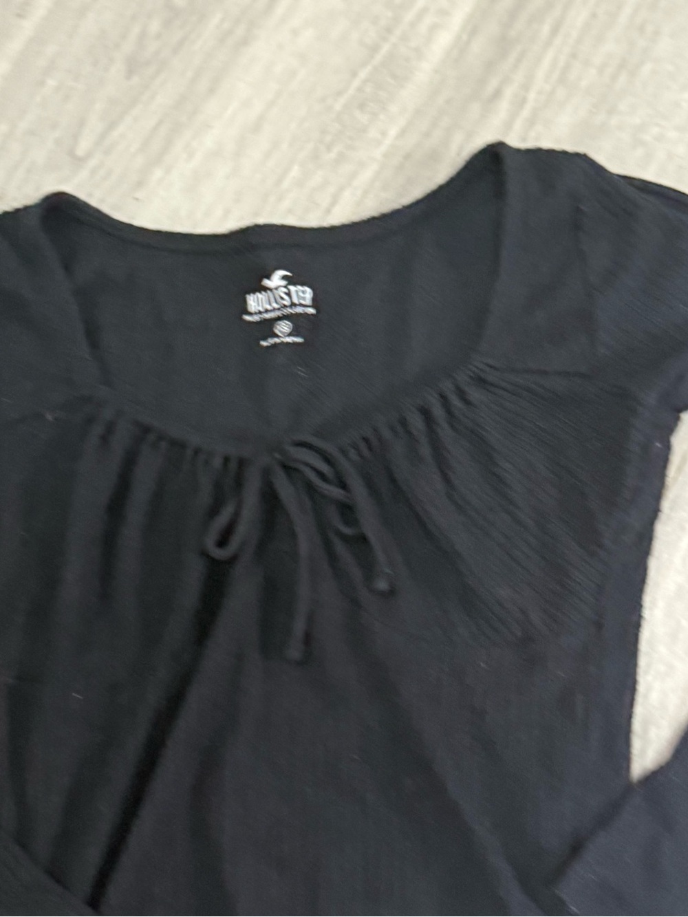 Hollister Black Ribbed Long Sleeve Scoop Tie Top - Picture 4 of 7